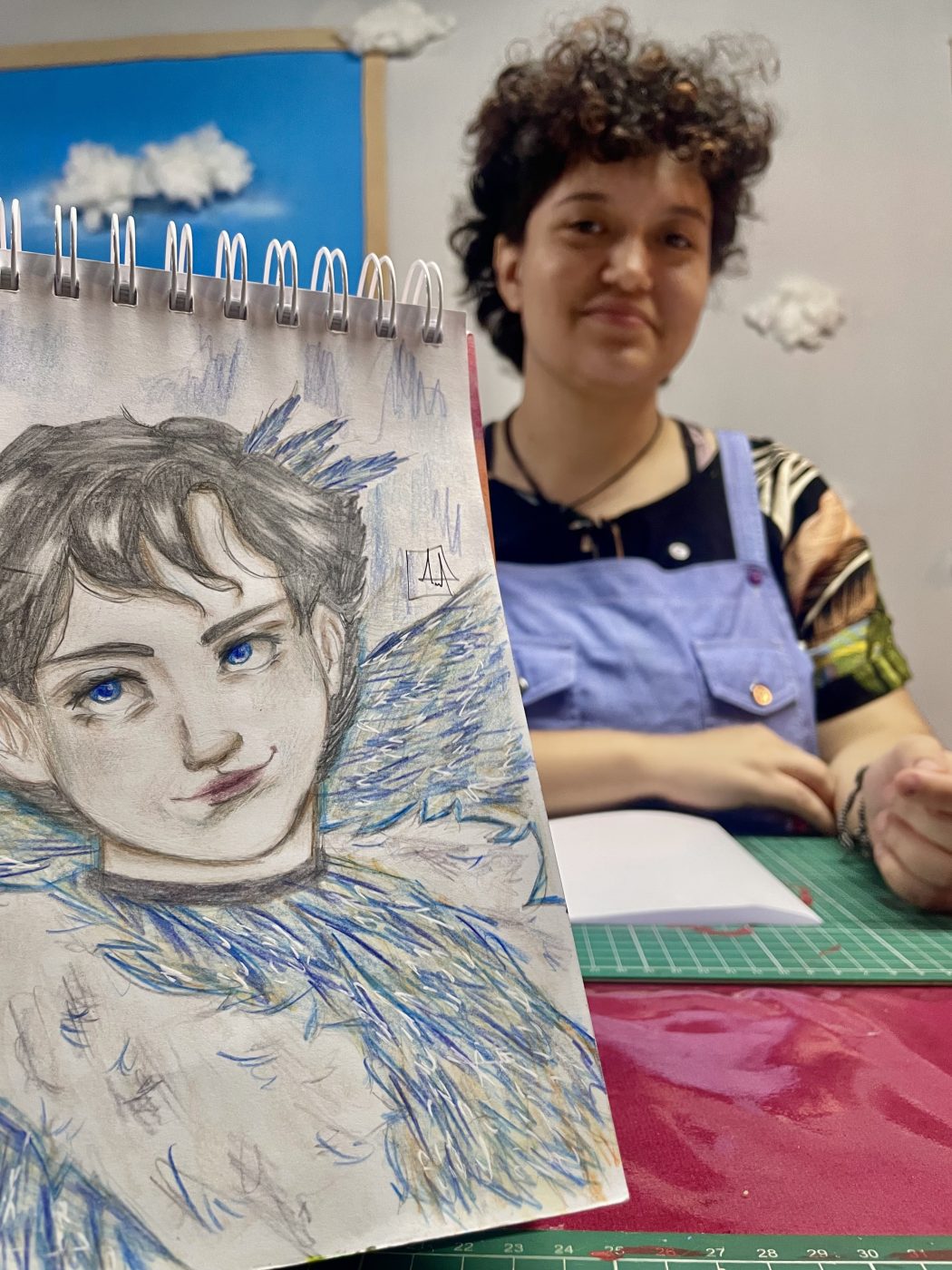 Mangá colorido com lápis de cor