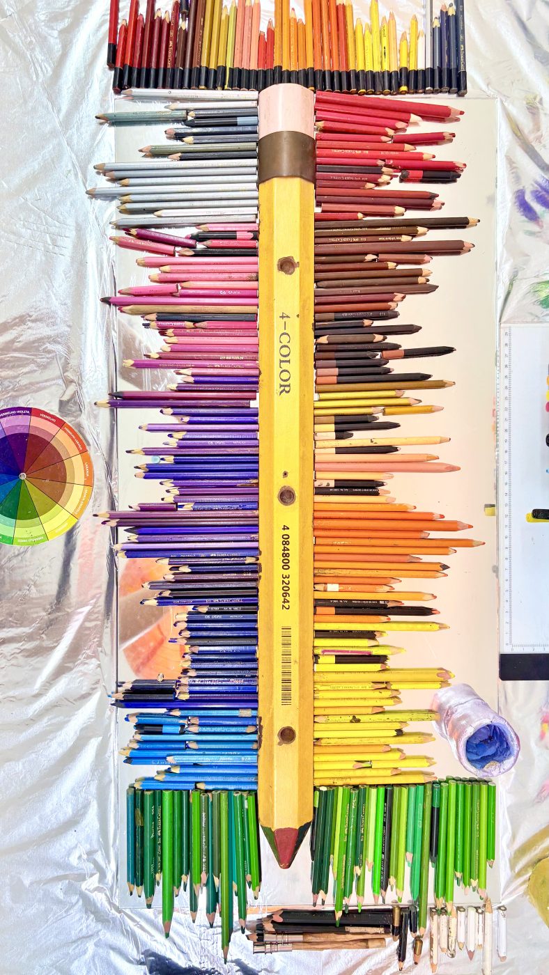 Materiais de desenho usados nas aulas do Studio Mow Art